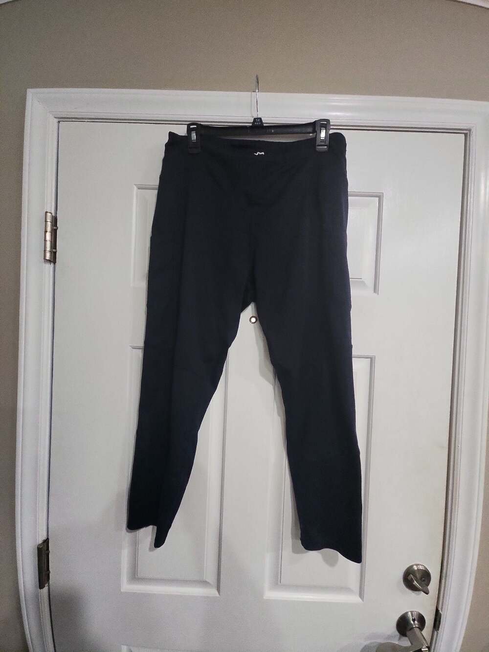 Maurices inMotion navy high-waisted athletic leggings with side pockets